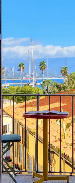 Superbe T2 avec balcons, Vieux Port, Hyper centre Ajaccio